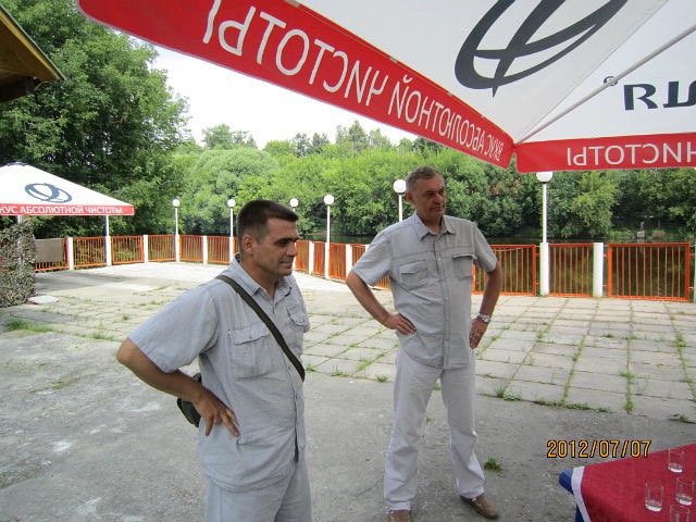 0002-13.jpg