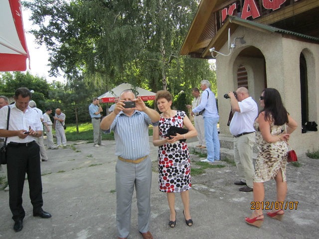 0002-33.jpg